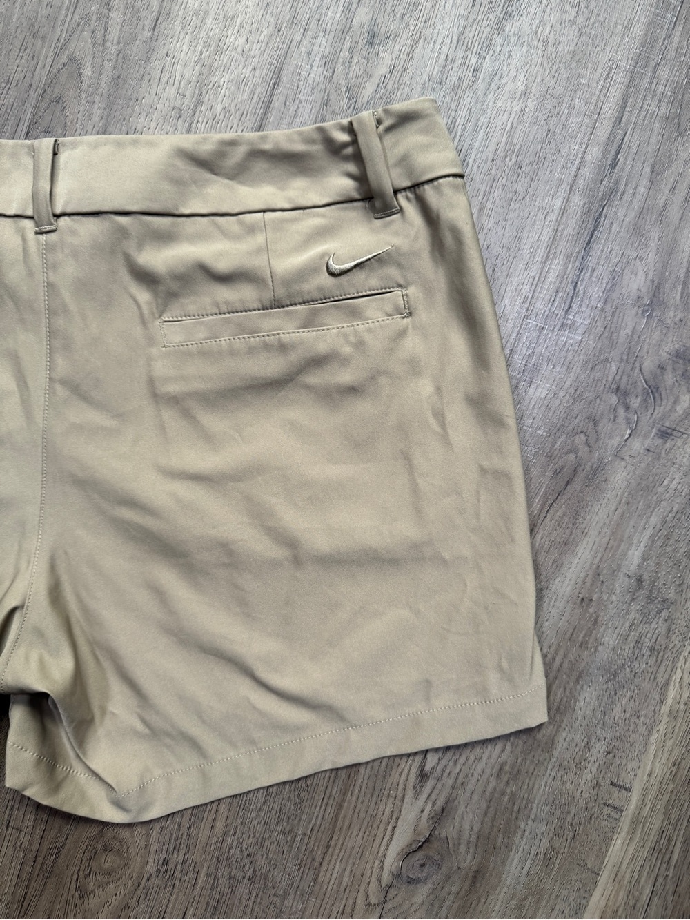 Women's Nike Golf DRI-FIT Beige/Khaki Shorts - Size 10 - Picture 11 of 13